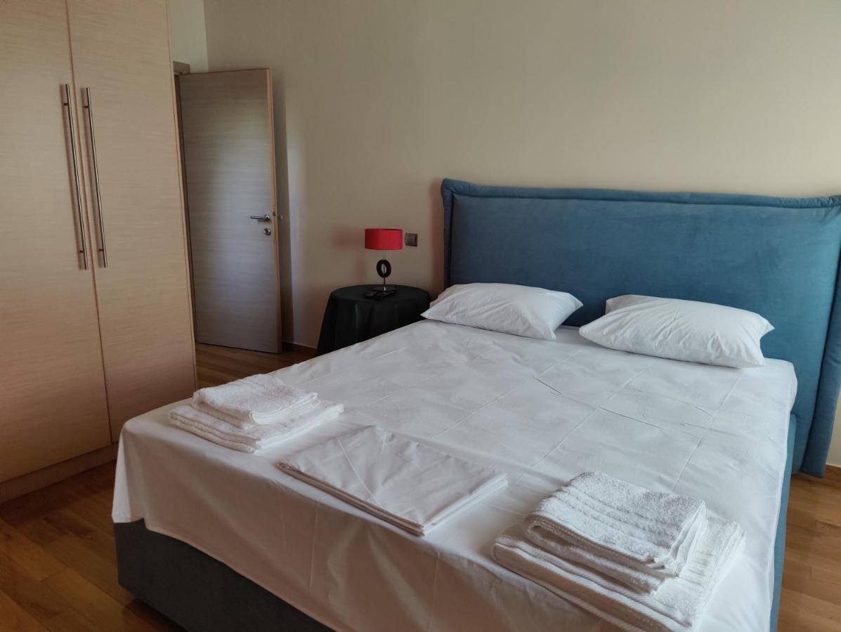 John'S Modern Apartments Artemida Экстерьер фото